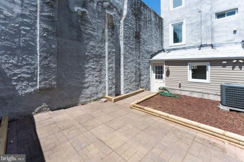 228 Girard Ave, Philadelphia PA 19130-1687 exterior