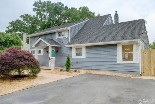 25 Sunrise Rd, Old Bridge NJ  08857-1435 exterior