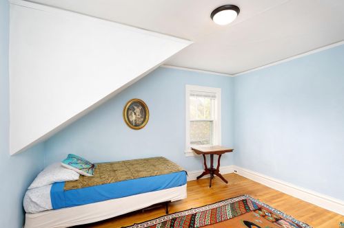 2318 12 St, Duluth MN 55806-1261 exterior