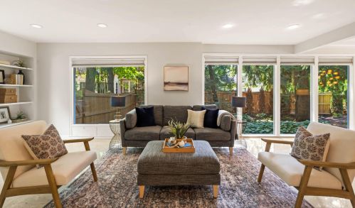 7607 Lake Dr, Milwaukee WI  53217-2909 exterior