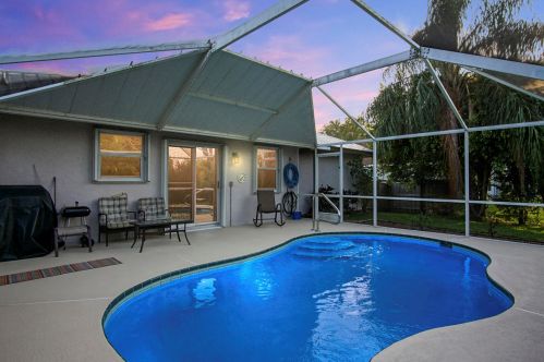 873 Haas Ave, Fort Pierce, FL 34953-5610