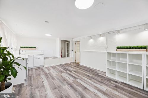 5117 Mount Vernon Memorial Hwy, Alexandria VA  22309-3319 exterior