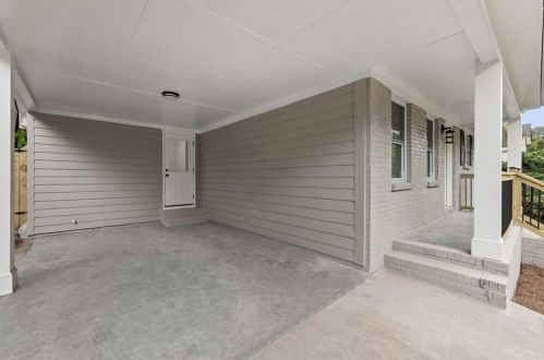 2014 Jones Rd, Atlanta GA  30318-5910 exterior