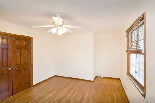 86 Genesee Dr, Commack NY 11725-4032 exterior