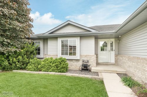 1314 Cumberland Dr, Joliet, IL 60431-6068