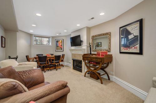 619 Belden Ave, Chicago IL 60614-3305 exterior