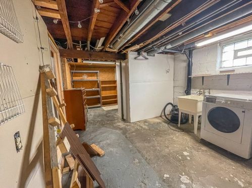 6 Bismark St, Pittsburgh PA  15209-2102 exterior