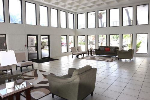 9233 8th St, Boca Raton FL 33428-6805 exterior