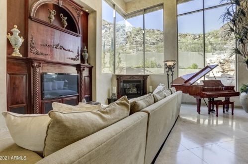 13841 Cyn Dr, Phoenix AZ 85016-2403 exterior