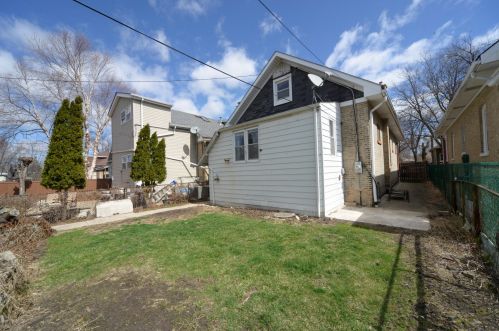 5040 Avers Ave, Chicago IL 60625-6012 exterior