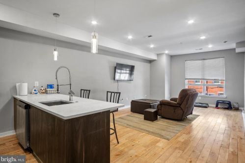 1945 Marshall St, Philadelphia PA 19122-1405 exterior