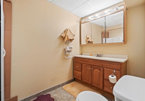 1220 Morraine Dr, Bull Valley IL 60098-9055 exterior