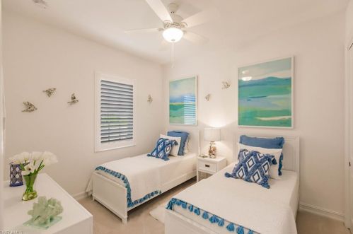 8975 Shenendoah Cir, Naples FL 34113-1670 exterior