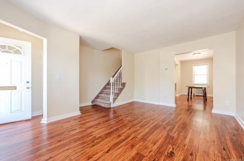 1511 Hawthorne St, Bronx, NY 10469-5905