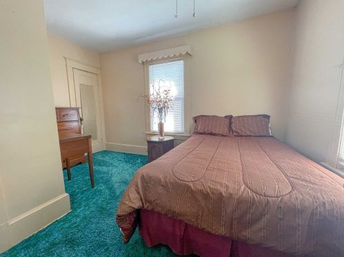 25 Edgar St, Poughkeepsie NY 12603-2702 exterior