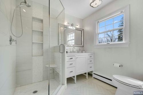 206 County Rd, Demarest NJ  07627-2202 exterior