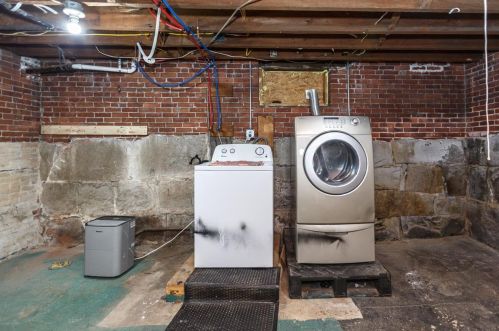 13 Holt St, Concord NH 03301-2926 exterior