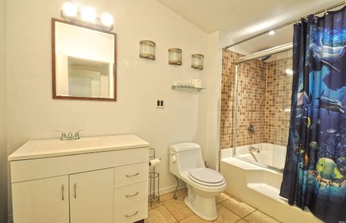 214 Lawrence St, Mishawaka IN 46545-6123 exterior