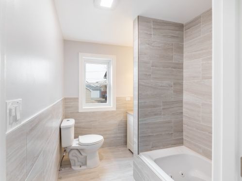 5009 Lavergne Ave, Chicago IL 60638-5831 exterior