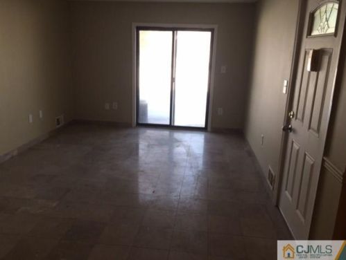 331 Lancaster Ct, Piscataway NJ  08854-6222 exterior