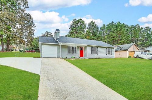 6083 Leverett Dr, Lithonia GA  30038-4248 exterior