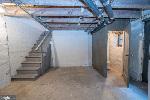 15 Chatham Rd, Ardmore PA 19003-3203 exterior