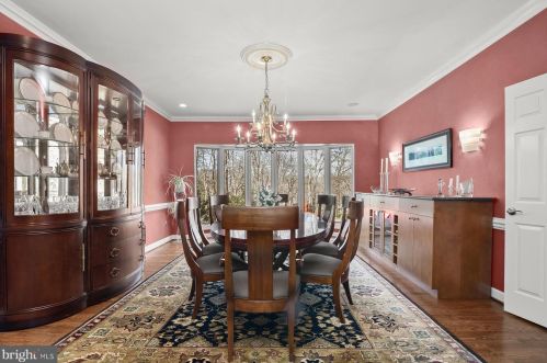 11820 Beekman Pl, Rockville MD 20854-2177 exterior