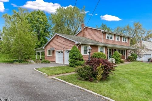 6 Cherry Ln, Parsippany, NJ 07054-2217