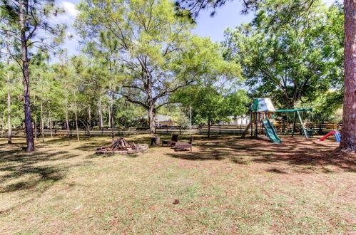 12216 Twin Br Acres Rd, Tampa FL 33626-3711 exterior