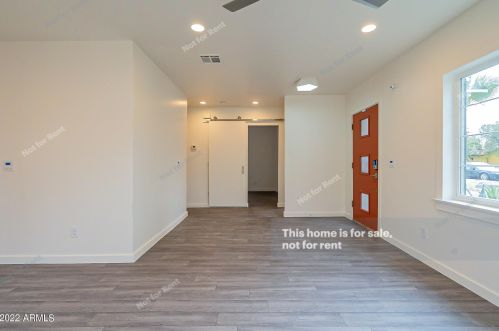 2801 10 St, Phoenix AZ 85086-0929 exterior