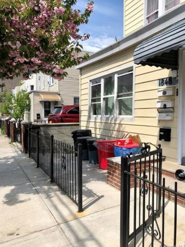 1848 Holland Ave, Bronx NY 10467-8709 exterior
