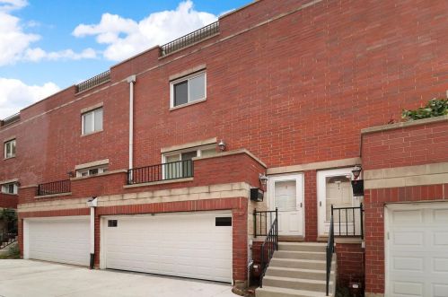 4549 Central Ave, Chicago IL 60630-3370 exterior