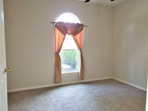 11736 Dunfries Ln, Austin, TX 78754-5820