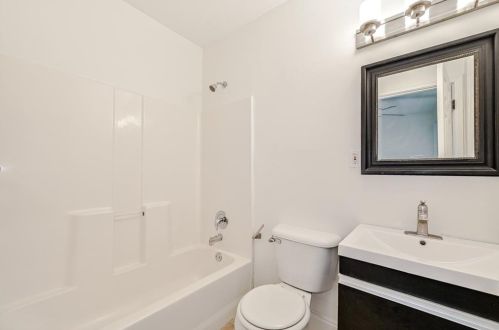 1971 Main St, Atlanta GA 30318-1851 exterior