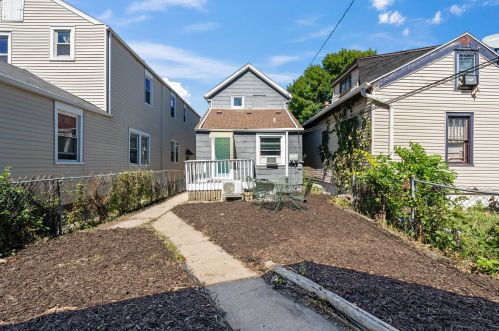 631 Bruce St, Milwaukee WI 53204-1531 exterior