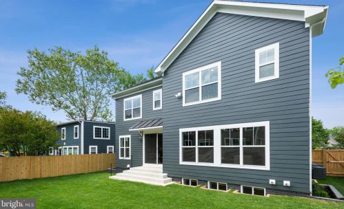 5120 25th Pl, Arlington VA  22207-2603 exterior