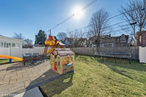 662 Parkside Ave, Elmhurst IL 60126-5029 exterior