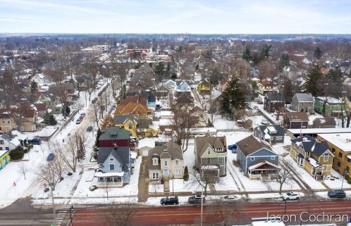 907 Wealthy St, Grand Rapids MI 49506-1515 exterior