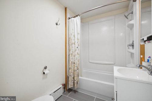 2021 Firth St, Philadelphia PA 19133-1131 exterior