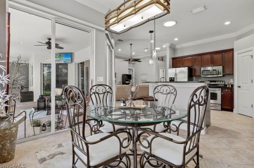 6132 Dogleg Dr, Naples FL 34113-1693 exterior