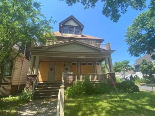 1837 47th St, Milwaukee, WI 53208-1710