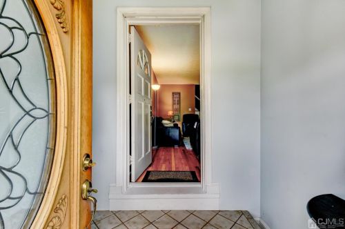 99 Lakeside Dr, Piscataway, NJ 08854-4205