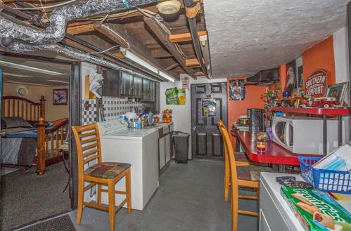 22 Loring St, Springfield MA 01105-2433 exterior