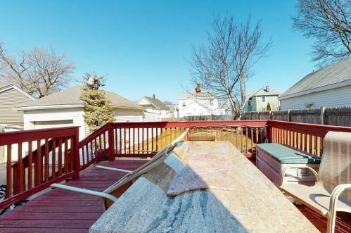 92 Chapel St, Newton MA 02458-1308 exterior