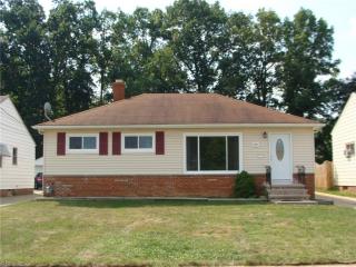 3167 Winthrop Dr, Cleveland OH  44134-4417 exterior