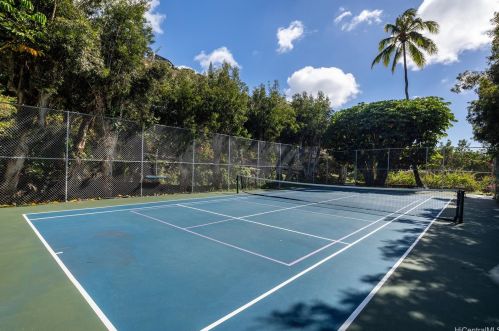 1459 Kalanikai Pl, Honolulu HI  96821-1201 exterior