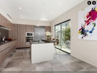 11772 Idaho Ave, Los Angeles CA  90025-2840 exterior