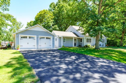 45551 Peninsula Dr, Grand Junction MI 49056-9462 exterior