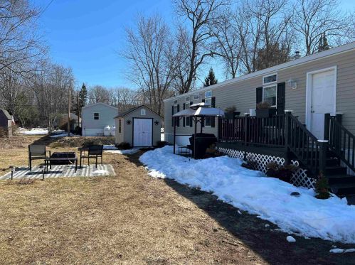 28 Grappone Dr, Concord NH  03301-7417 exterior