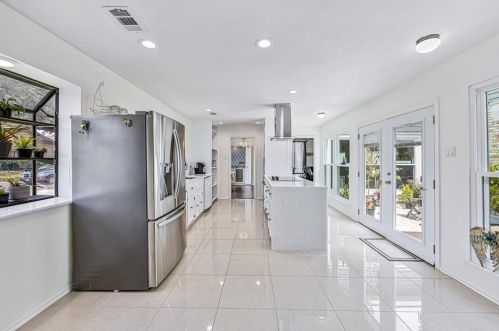 6801 Anglebluff Cir, Dallas TX 75248-4140 exterior